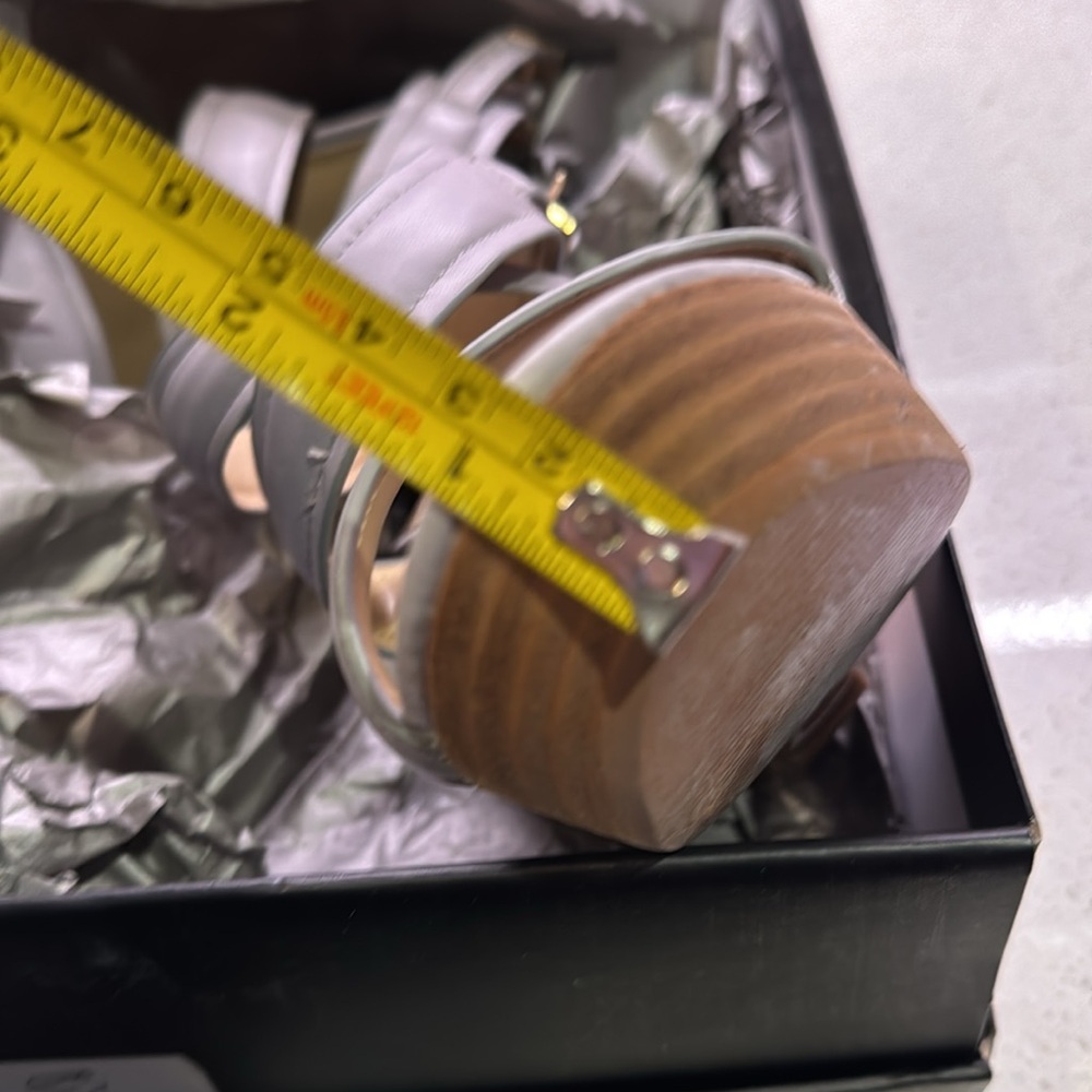 Sole Society - soft grey leather ankle strap wedges - size 6.5 M - comfy - EUC - Picture 10 of 10